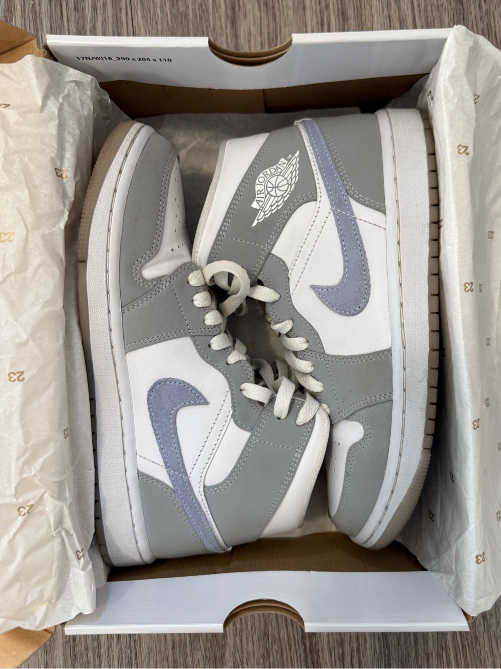 WMNS Air Jordan 1 Mid